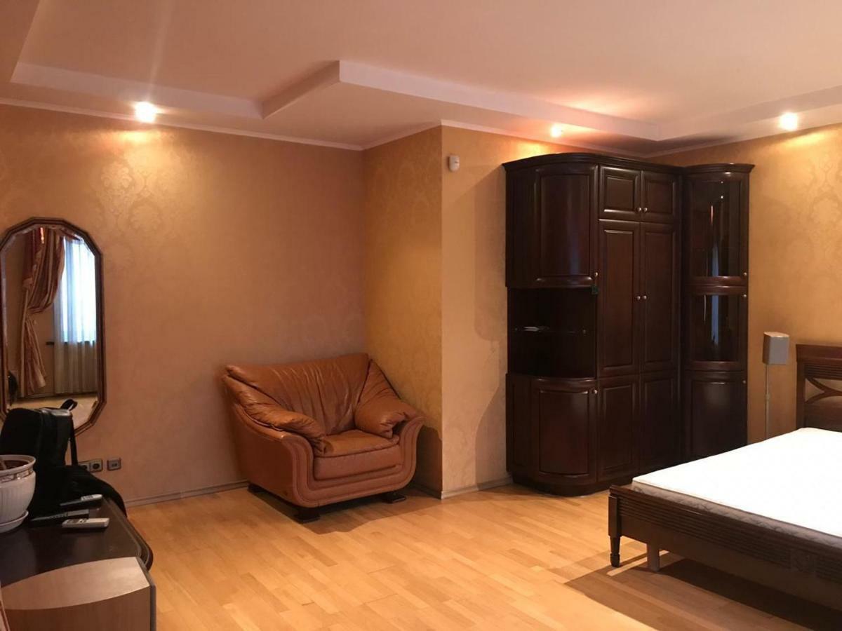 Central Apartments Kiev Luaran gambar